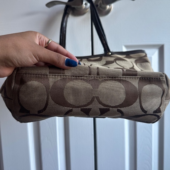 Authentic Coach Tote/Purse  - Khaki/Mahogany - Picture 4 of 7